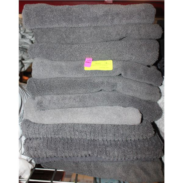 LOT OF SURPLUS BATH TOWELS