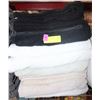 Image 1 : LOT OF SURPLUS BATH TOWELS