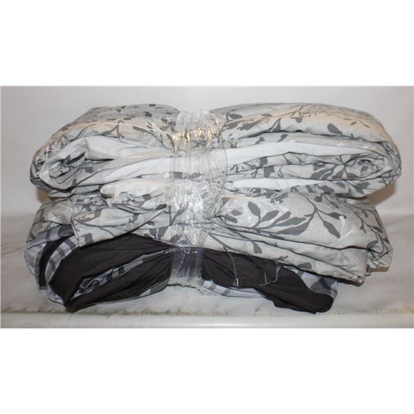 2 TWIN SIZE DUVETS WITH COVERS