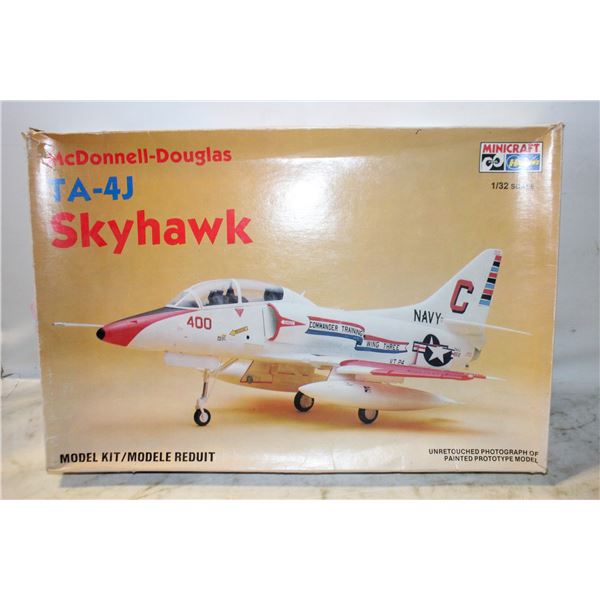 MCDONNEL DOUGLAS TA 4J SKYHAWK 1/32 SCALE