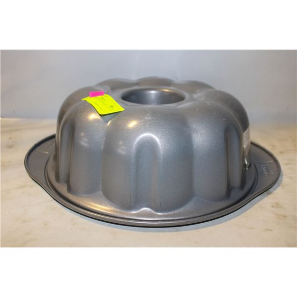 NEW PADERNO BUNDT PAN