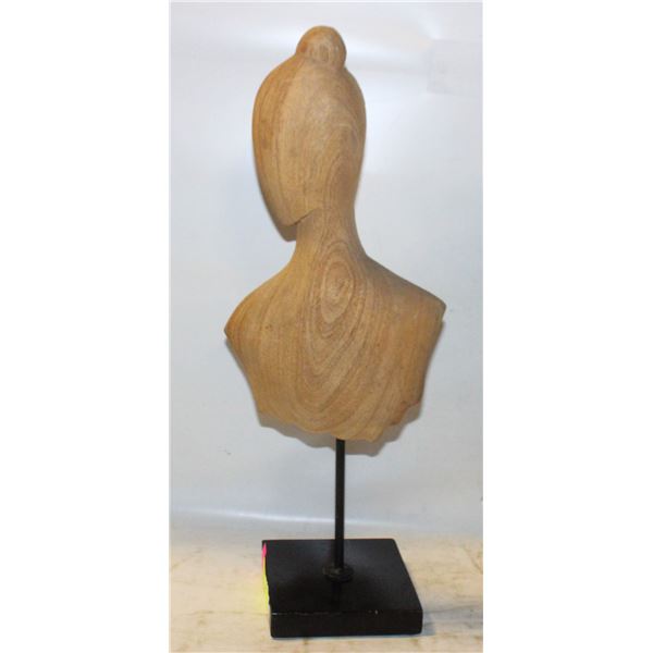 WODEN WOMEN SCLUPTURE