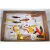 Image 1 : TRAY OF VARIOUS FISHING HOOKS