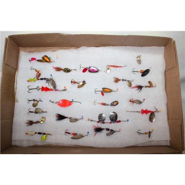 TRAY OF 26 VARIOUS SPINNER HOOKS