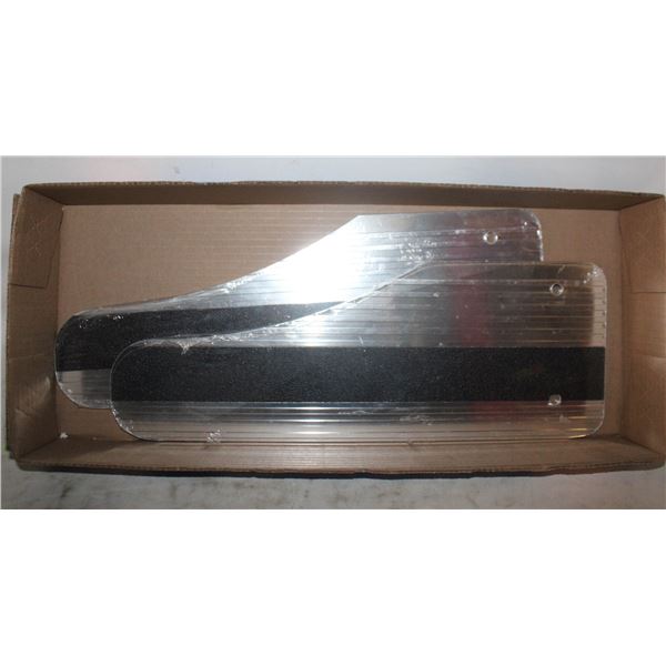 2 PAIRS OF EXTRUDED ALUMINIUM MUD FLAPS 18 X 6 ½”