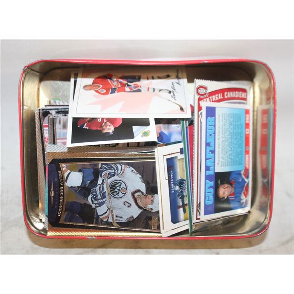 CRAYOLA TIN WITH HOCKEY CARDS