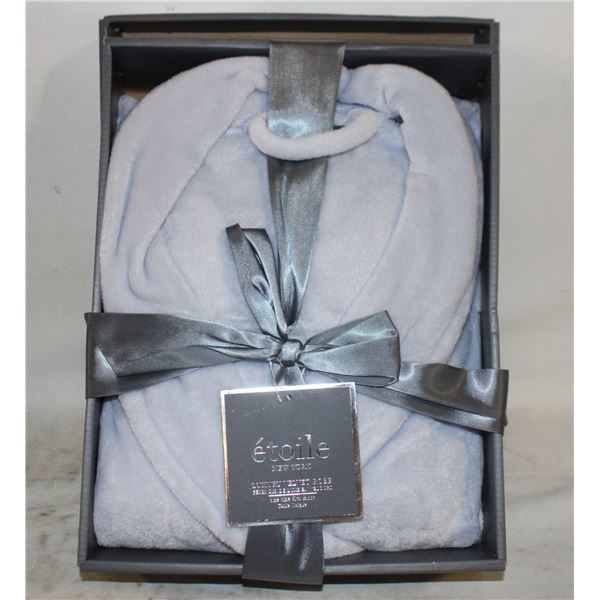 NEW ETOILE NEW YORK VELVET ROBE