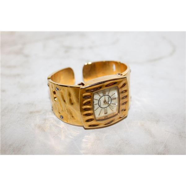 GENEVA GOLD TONE OLD STOCK WATCH