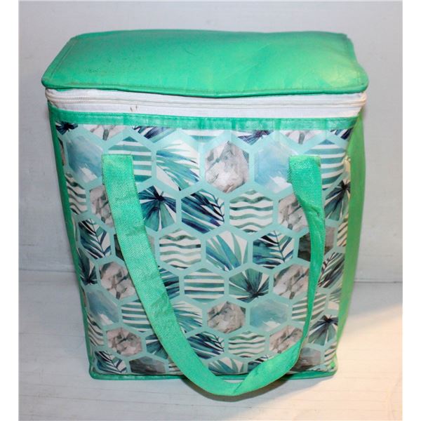 COOLER BAG WITH OVER 20 GROCERY BAGS