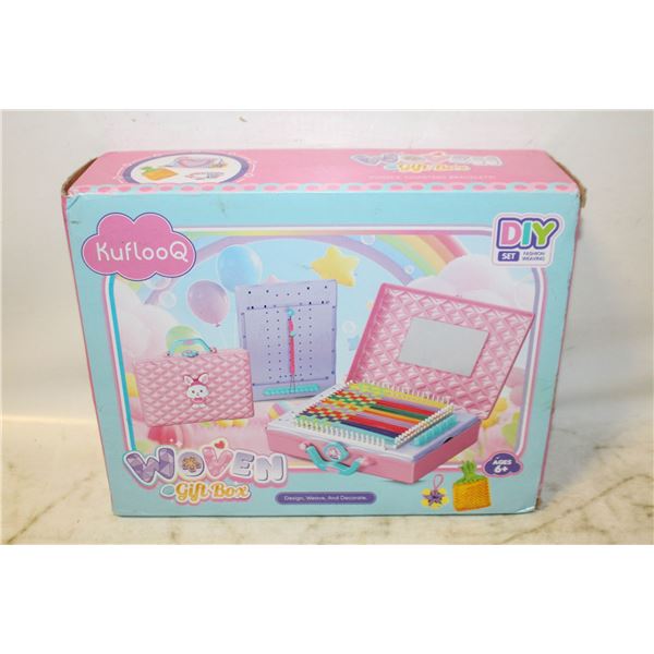 NEW WEAVING LOOM KIT TOYS & FRIENDSHIP BRACELET