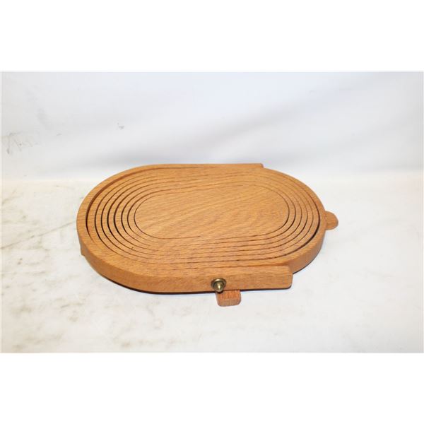 VINTAGE COLLAPSIBLE WOODEN SPIRAL FRUIT BASKET