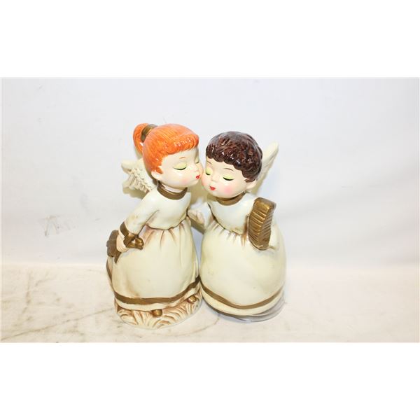 VINTAGE 1960'S MUSICAL KISSING ANGELS (2)