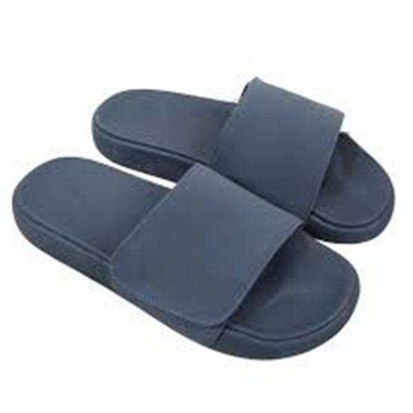 LIKE NEW ROOTS MENS SLIDE NAVY SIZE 9