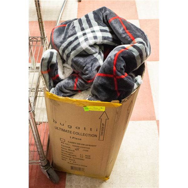 REBOXED 3PC ROOTS HOME COMFORTER SET KING SIZE