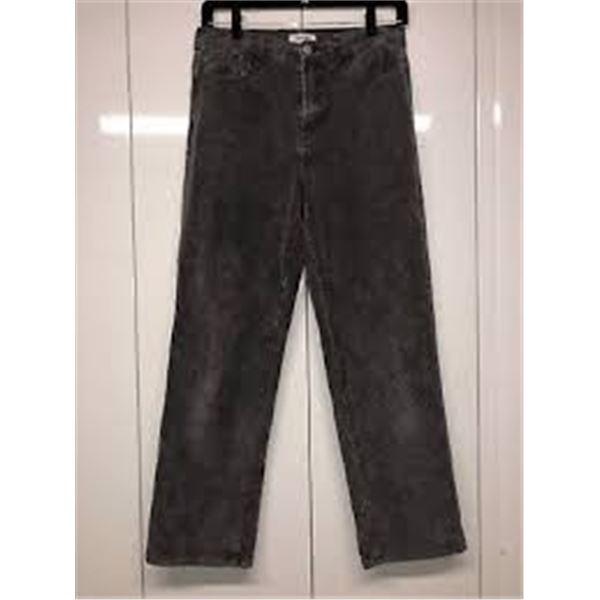 NEW KENSIE STRAIGHT JEANS SIZE 6