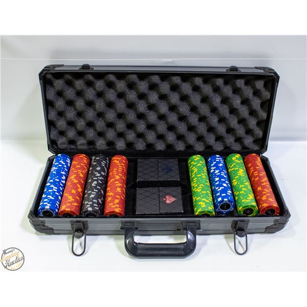 POKER CHIPS WITH CASE SET