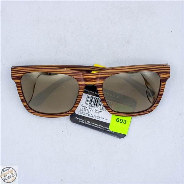 PAIR OF FOSTER GRANT SUNGLASSES
