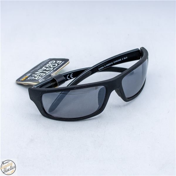 PAIR OF FOSTER GRANT SUNGLASSES