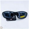 Image 1 : PAIR OF FOSTER GRANT SUNGLASSES