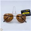 Image 1 : PAIR OF FOSTER GRANT SUNGLASSES