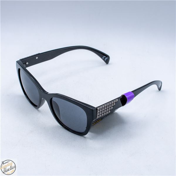 PAIR OF FOSTER GRANT SUNGLASSES