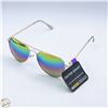 Image 1 : PAIR OF FOSTER GRANT SUNGLASSES