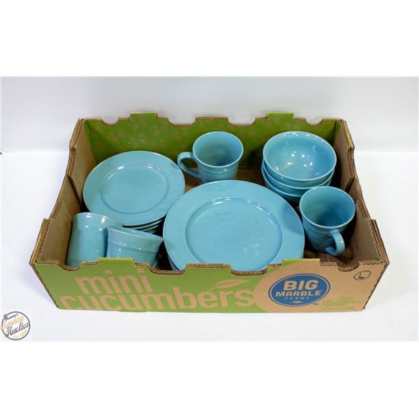 15-PIECE TURQUOISE DISHWARE & CUP SET