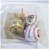 Image 1 : 4 BASEBALLS -2 X MARLINS WORLD