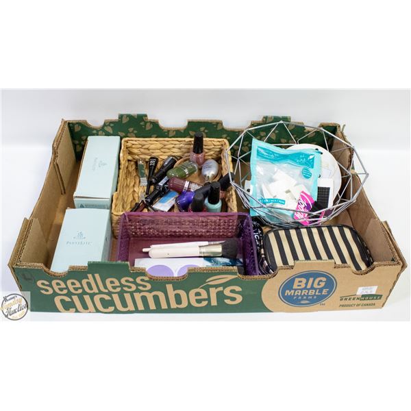 FLAT WITH NAIL POLISH & NAIL ACCESSORIES, NEW