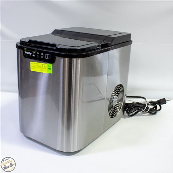 DANBY COUNTERTOP ICE MAKER - BLACK &