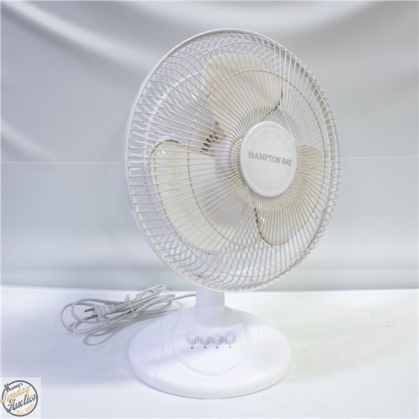 HAMPTON BAY WHITE 3-SPEED TABLE FAN - TILT &
