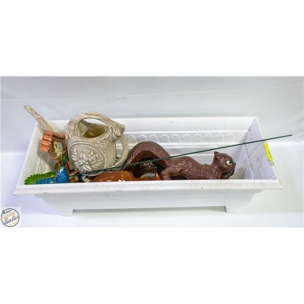 LOT OF VINTAGE YARD ORNAMENTS