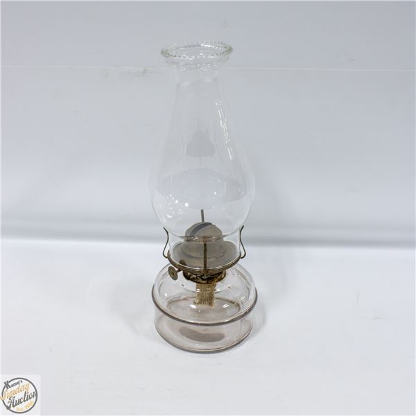 VINTAGE CLEAR PRESSED GLASS OIL LAMP