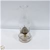 Image 1 : VINTAGE CLEAR PRESSED GLASS OIL LAMP