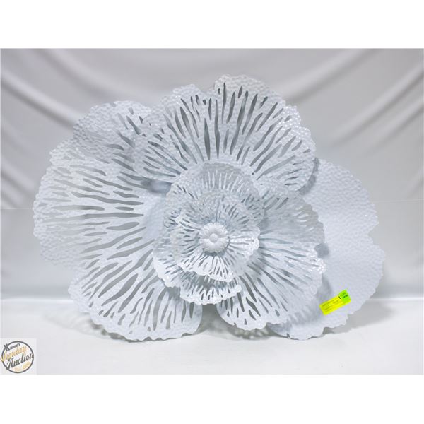 PHILIPS COLLECTION WHITE METAL FLOWER WALL