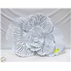 Image 1 : PHILIPS COLLECTION WHITE METAL FLOWER WALL