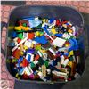 Image 1 : LARGE TUB FULL OF LEGO