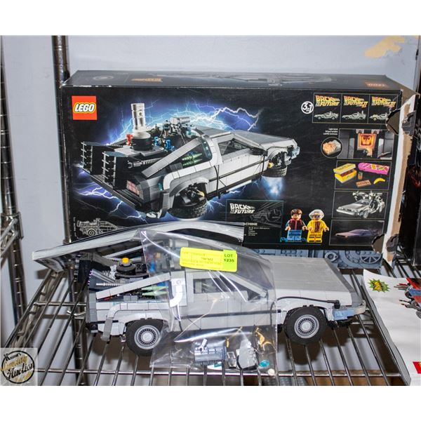 LEGO BACK TO THE FUTURE TIME MACHINE WITH