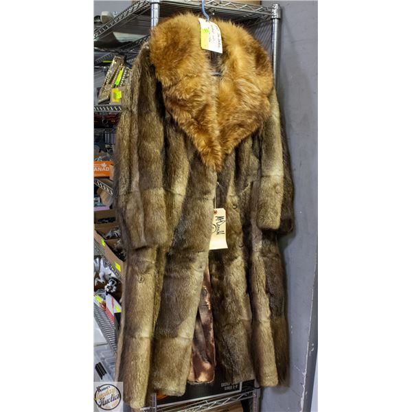 VINTAGE LADIES S LONG FUR (MUSKRAT W/