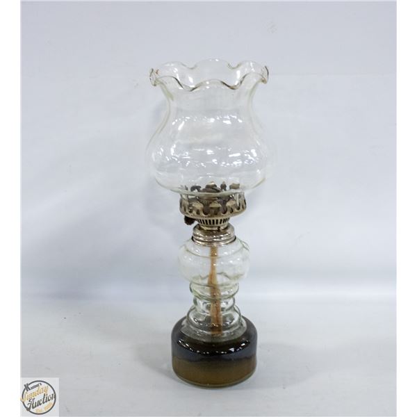 VINTAGE SMALL GLASS OIL LAMP WITH