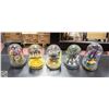 Image 1 : 5 GLASS DOME THE BEATLES MANTEL