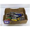Image 1 : FLAT LOT OF SPECIALTY SNIPS