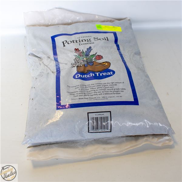 2 BAGS 10 L EACH OF POTTING SOIL – DUTCH TREAT