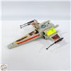Image 1 : MODEL X WING WITH LUKE FIGURE