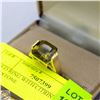 Image 1 : GOLD-PLATED RING WITH GREEN GEMSTONE
