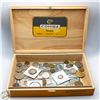 Image 1 : CIGAR BOX WITH ASSORTMENT OF COINS AND CURRENCY