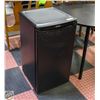 Image 1 : DANBY 3.2 CU FT COMPACT FRIDGE- DCR34BL