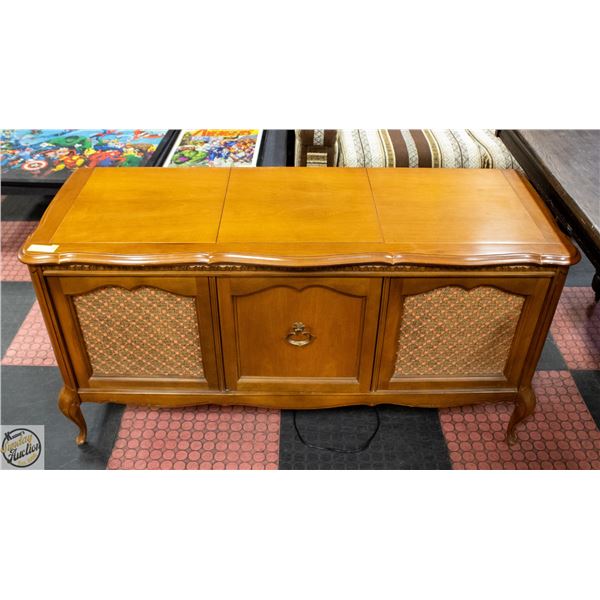 VINTAGE VICTORCRAFT CONSOLE CABINET STEREO