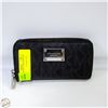 Image 1 : GENUINE MICHAEL KORS ZIPPERED WALLET
