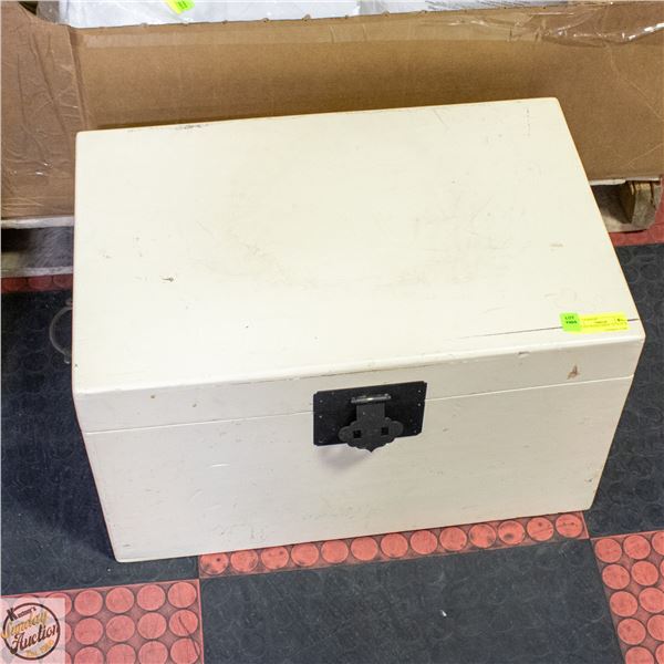 VINTAGE WOOD CHEST- 23" X 15" X 13"